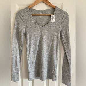 NWT Gap Grey V-neck Long Sleeve Shirt